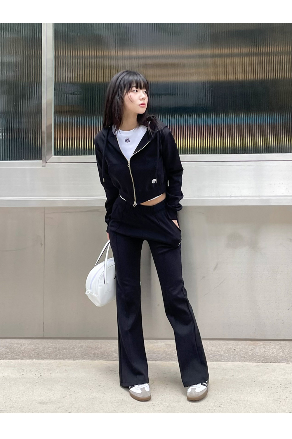 MUSINSA | MUAHMUAH Logo stitch line pants [black]