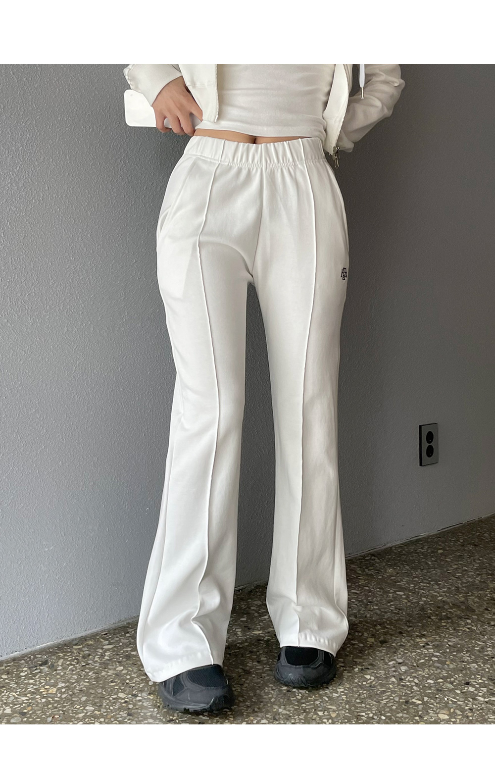 ●muahmuah● Logo Stitch Line Pants Ivory _MUP24802_ MUSINSA | MUAHMUAH Logo stitch line pants [ivory]