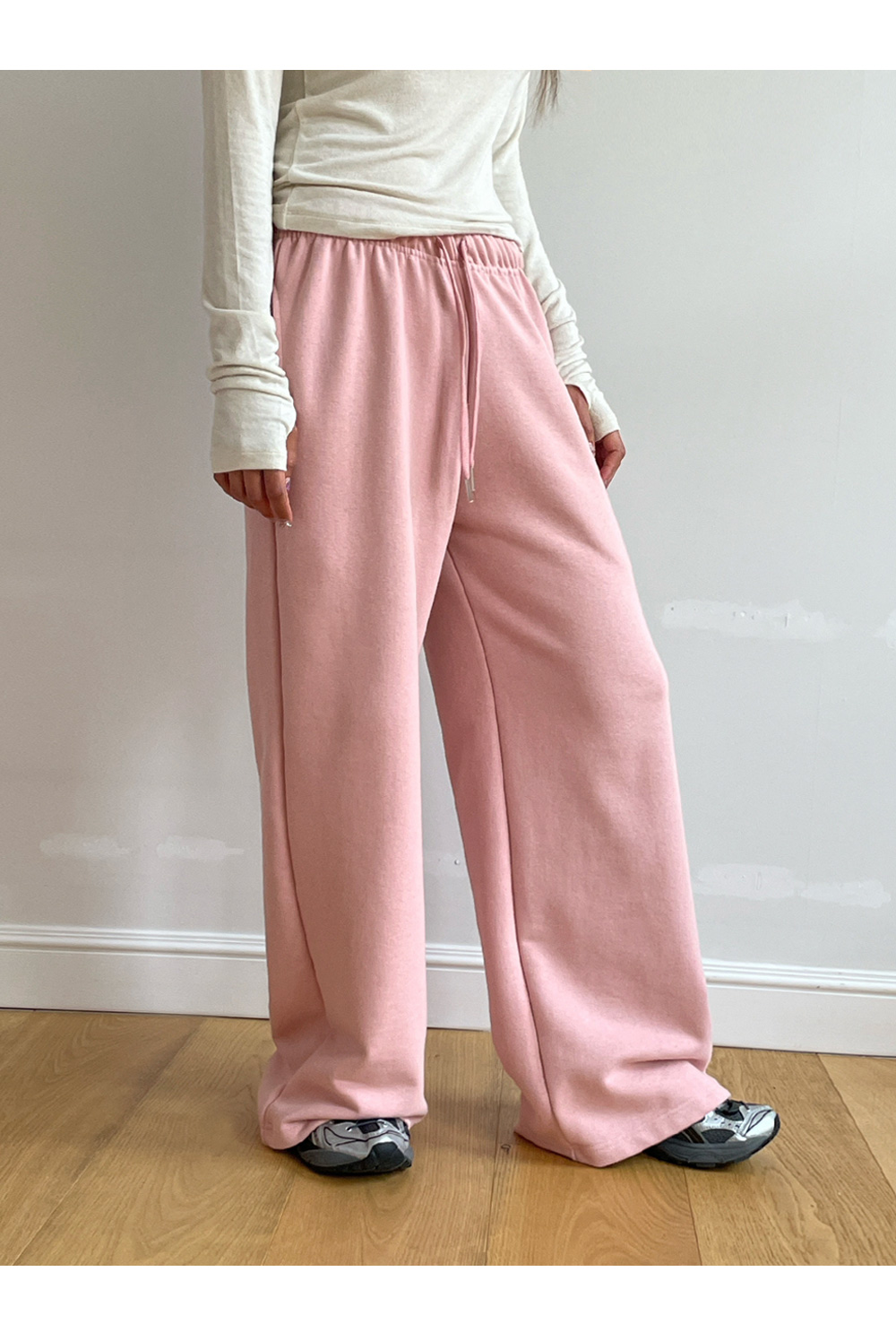 ●muahmuah● Stitch Cooling Wide Banding Pants Indie Pink MU MUSINSA | MUAHMUAH Logo stitch wide banding pants [Indie Pink]