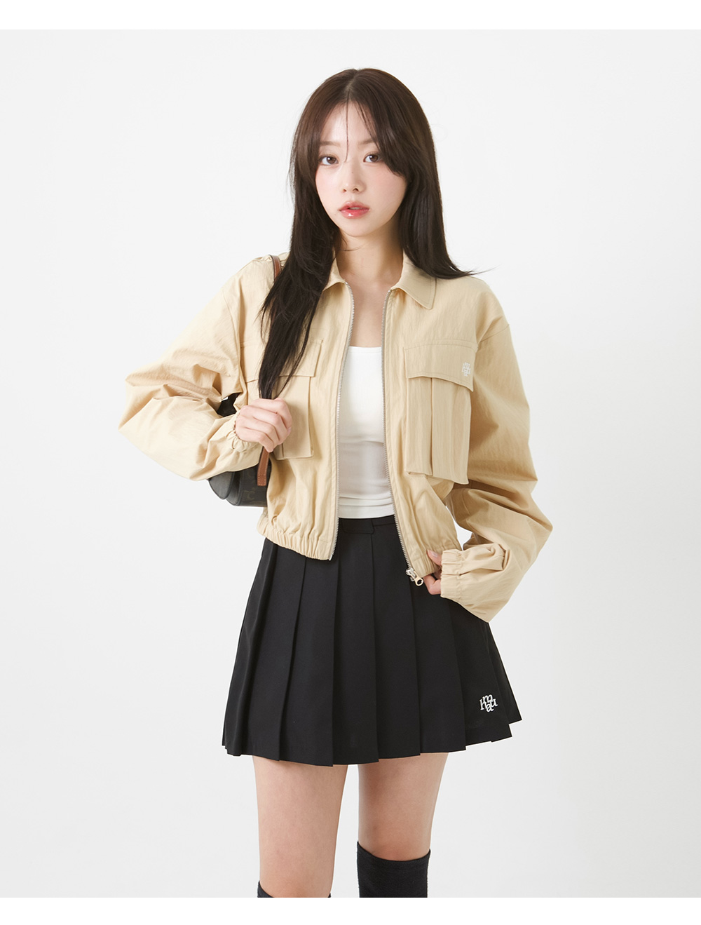 ジャケット muahmuah Logo two-pocket banding crop jacket black MUSINSA | MUAHMUAH Logo Two Pocket Banding Crop Jacket [Black]