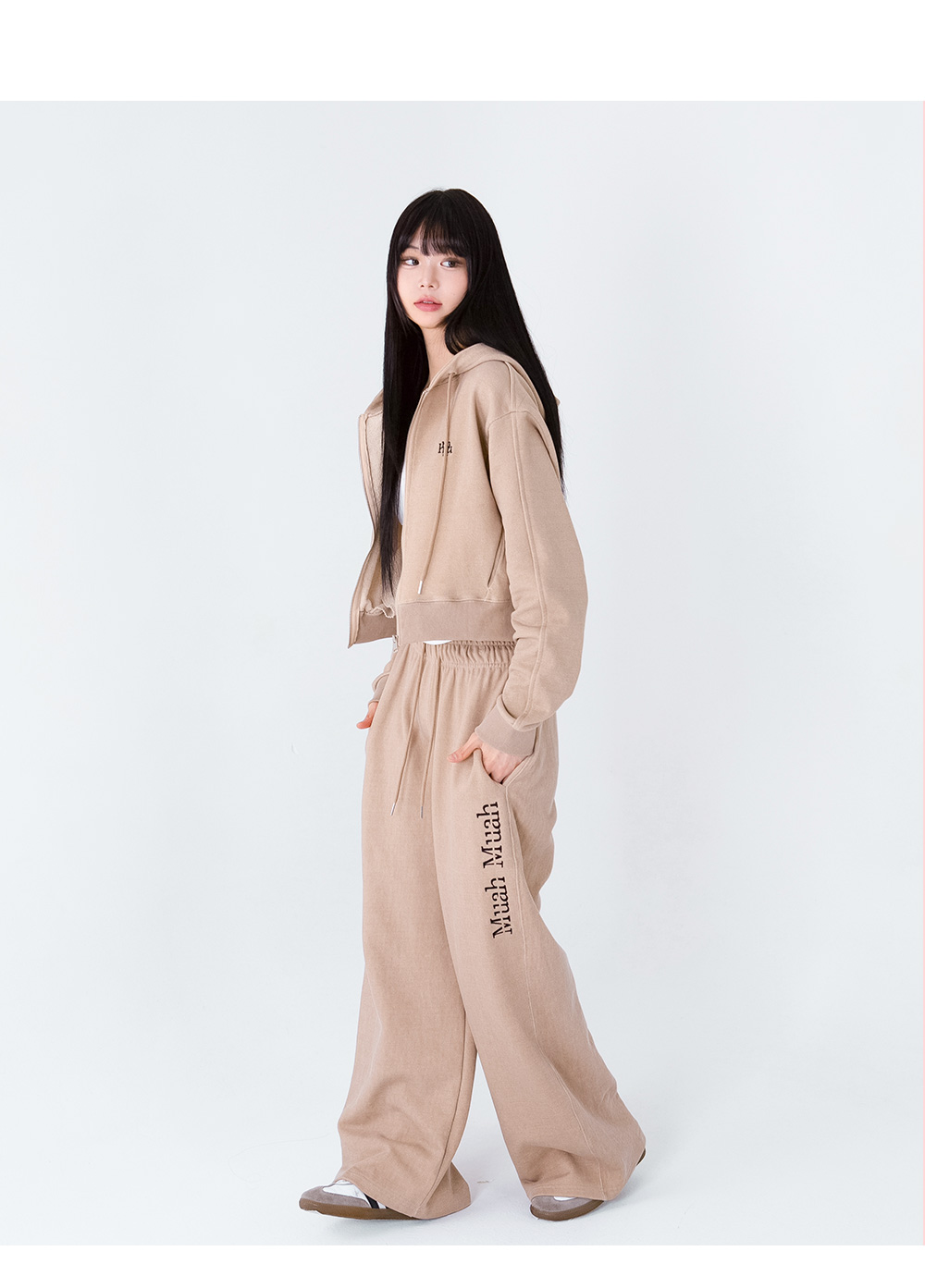 MUSINSA公式 | MUAHMUAH Logo Pigment Wide Banding Pants [2color]
