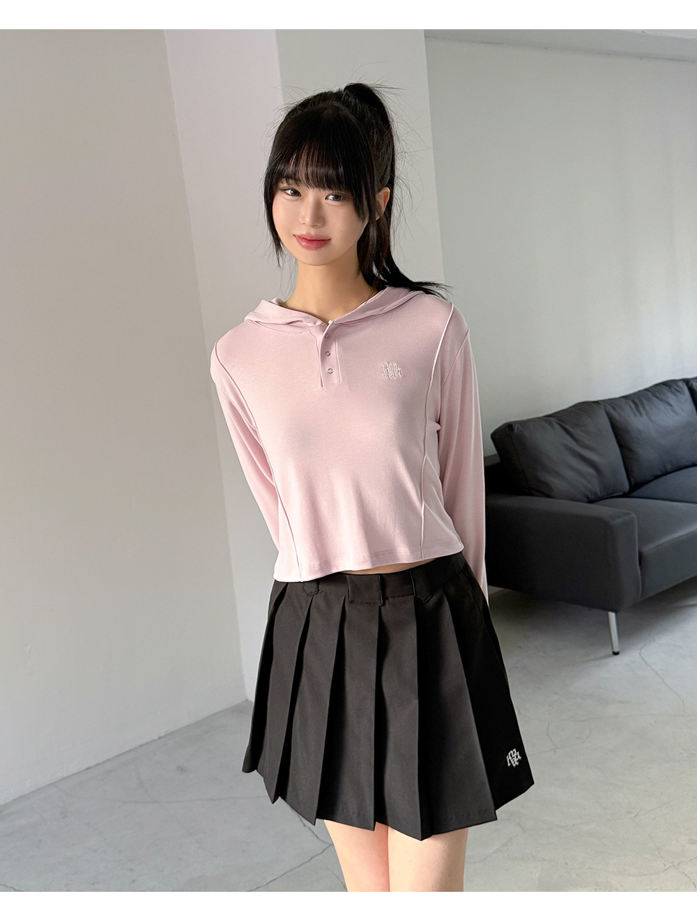 ★muahmuah☆STITCH LOGO PLEATS SKIRT MUSINSA | MUAHMUAH Stitch Logo Pleated Skirt [Black]